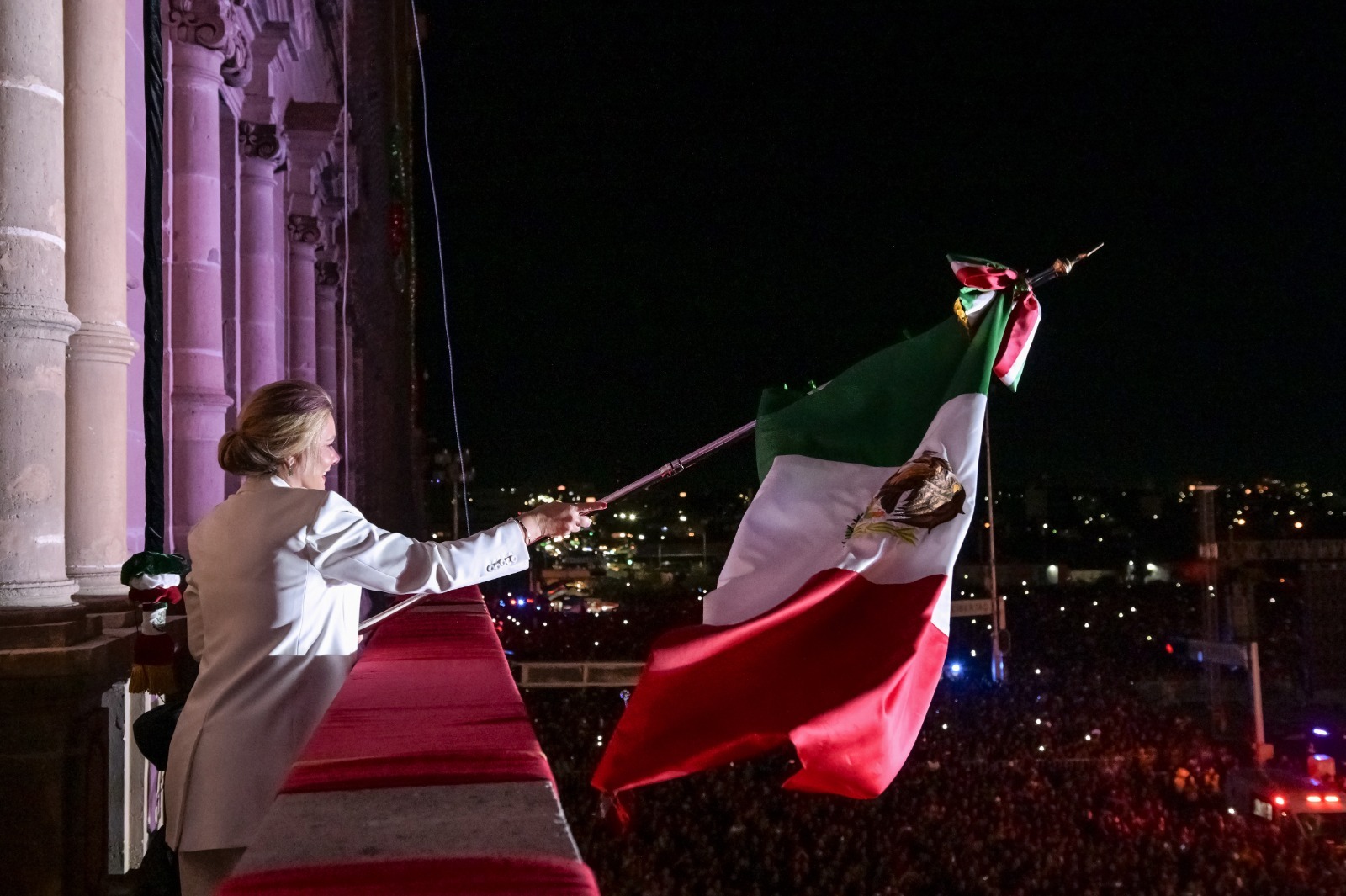 ¡Viva la dignidad de los chihuahuenses!”: Maru Campos”